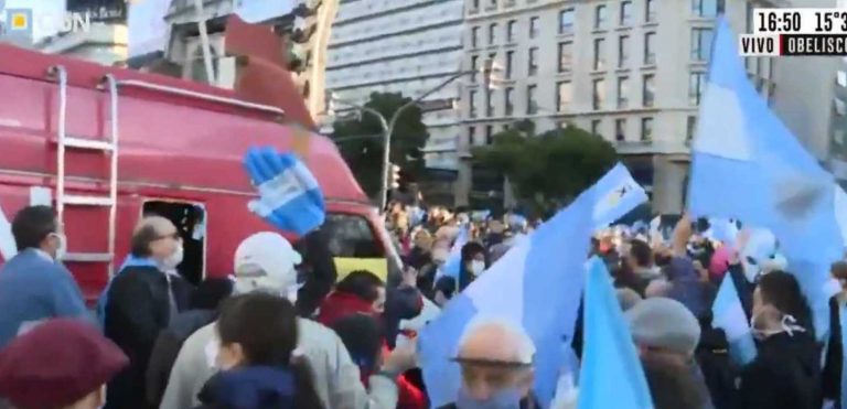 marcha anticuarentena agresion c5n