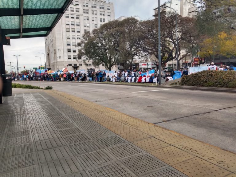Protesta en Ministerio de desarrollo 1