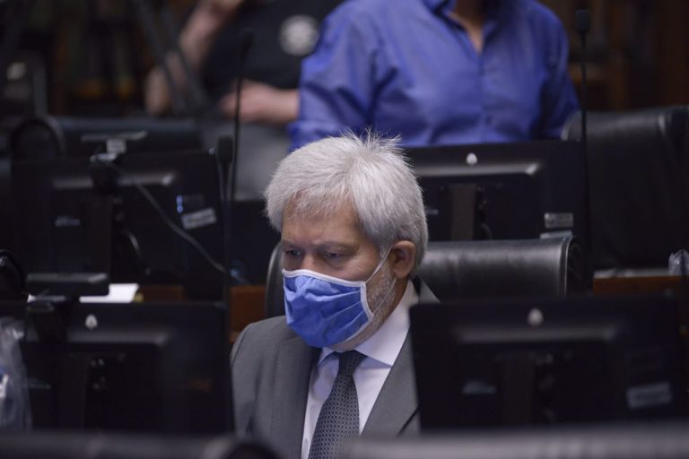 Claudio Ferreno con barbijo