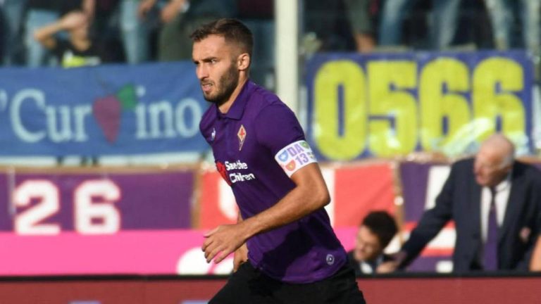 pezzella durante un fiorentina udinese efe claudio giovannini