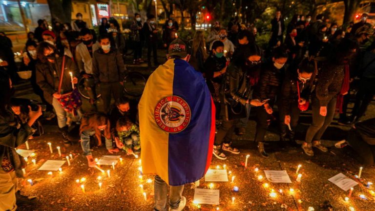 colombia reclama dialogo entre protestas y duque llama a discutir soluciones a la crisis