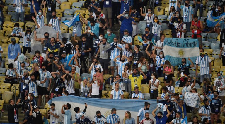 vuelta publico a las canchas 1 scaled 1