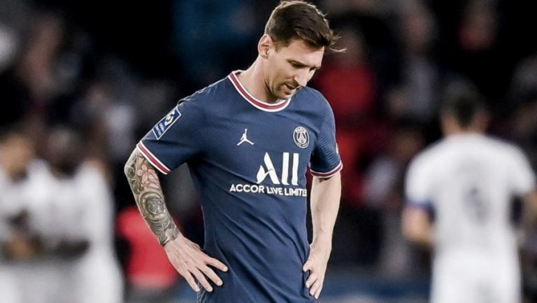 61812819a3c47 900