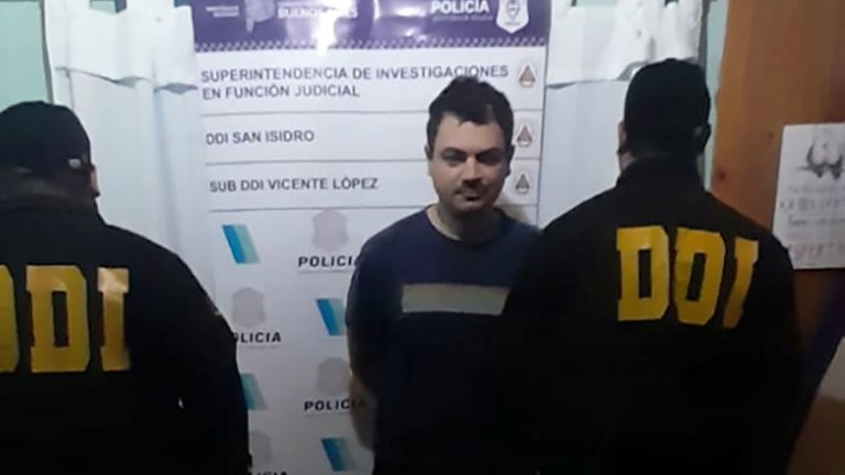 618515549fb43 900