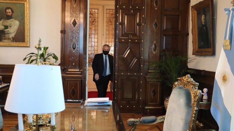 alberto fernandez el despacho presidencial casa rosada foto presidencia
