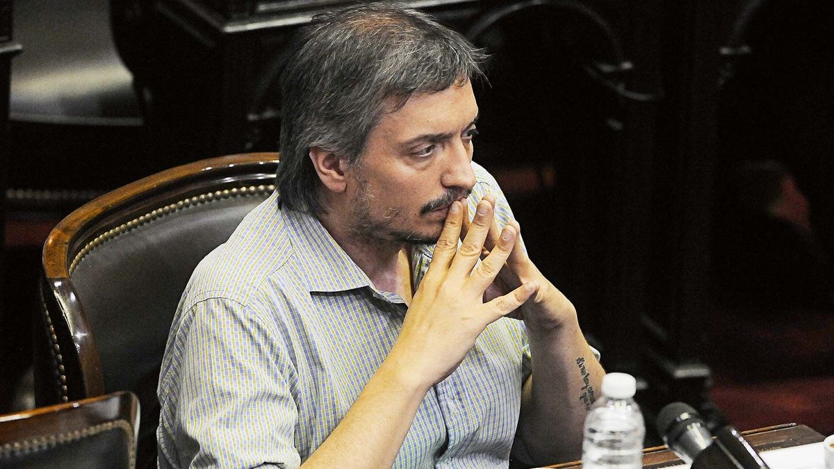 Qué dice la canción que Máximo Kirchner “agitó” en el acto frente al balcón de Cristina Kirchner 1 maximo kjpg