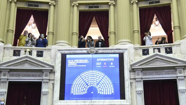62aa5415ba138 900