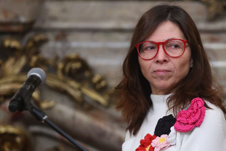 silvina batakis is sworn in as the new minister of economy of argentina
