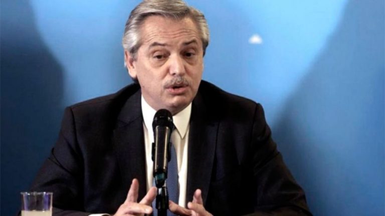 alberto fernandez dispuso feriado nacional y se suspende el futbol argentino 1412414