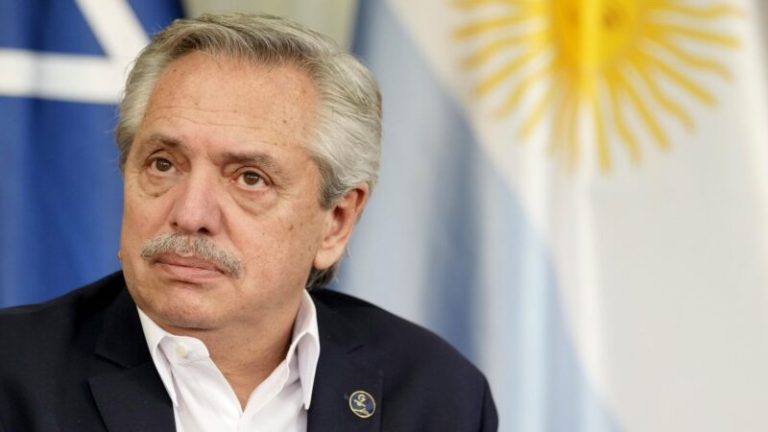 Alberto Fernandez fue operado por su hernia de disco e1679031604115