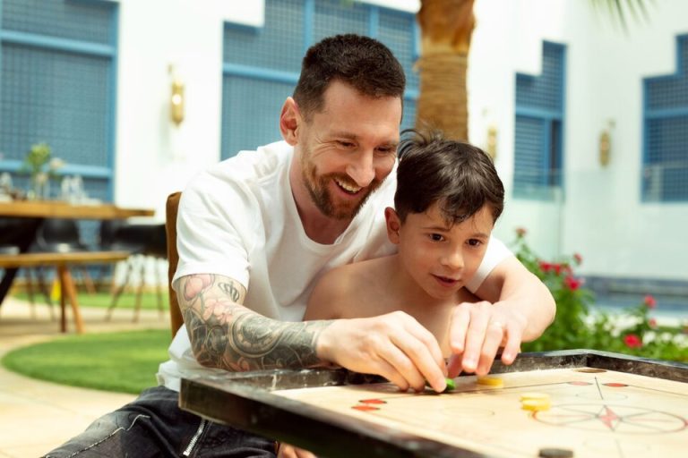 738951 messi 2000