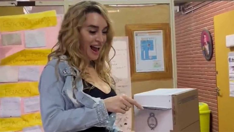 fatima votando 1680989
