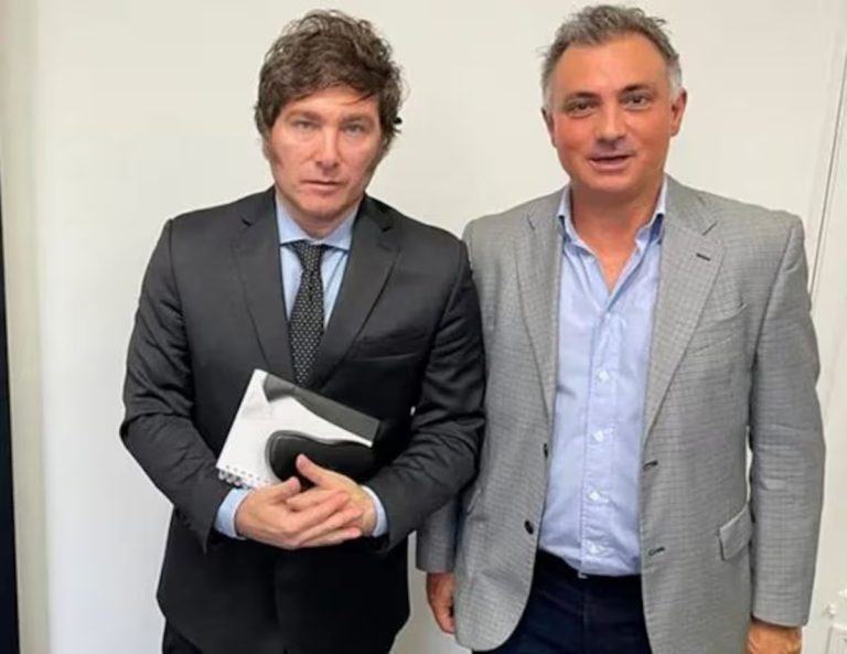 javier milei y sebastian ZCS7IJJK3VDQHC3K74RN6NG27M