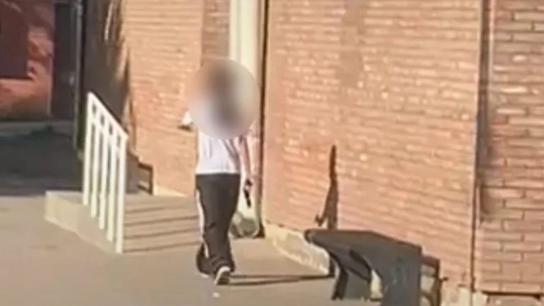 adolescente arma