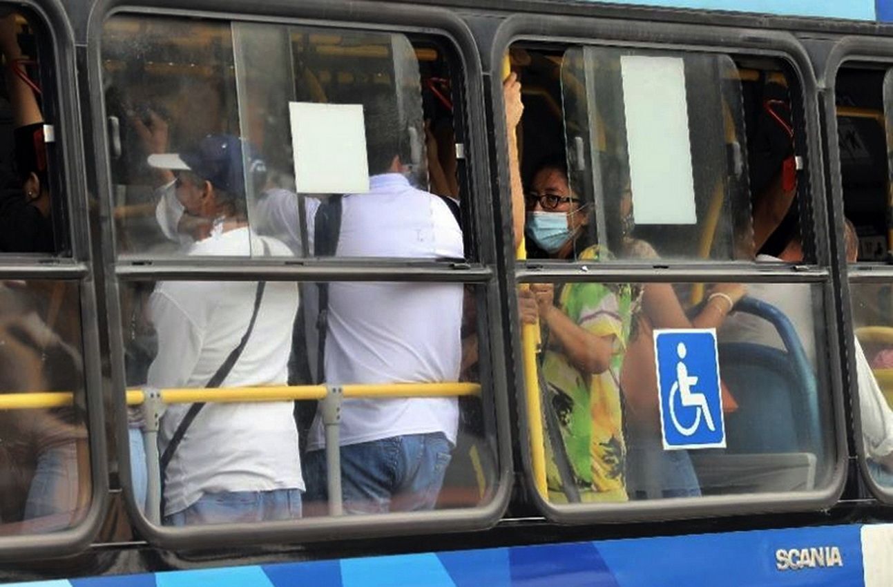 El gobierno oficializó aumentos de transporte: colectivos suben 2% por mes y trenes acumulan 89% hasta septiembre 1 bondisss