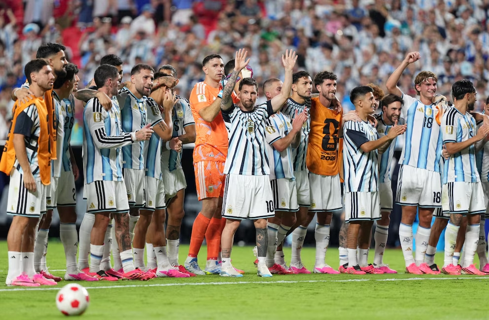 Messi y una noche de amor eterno: las 12 ovaciones que marcaron el debut de Argentina en el Mundial 3