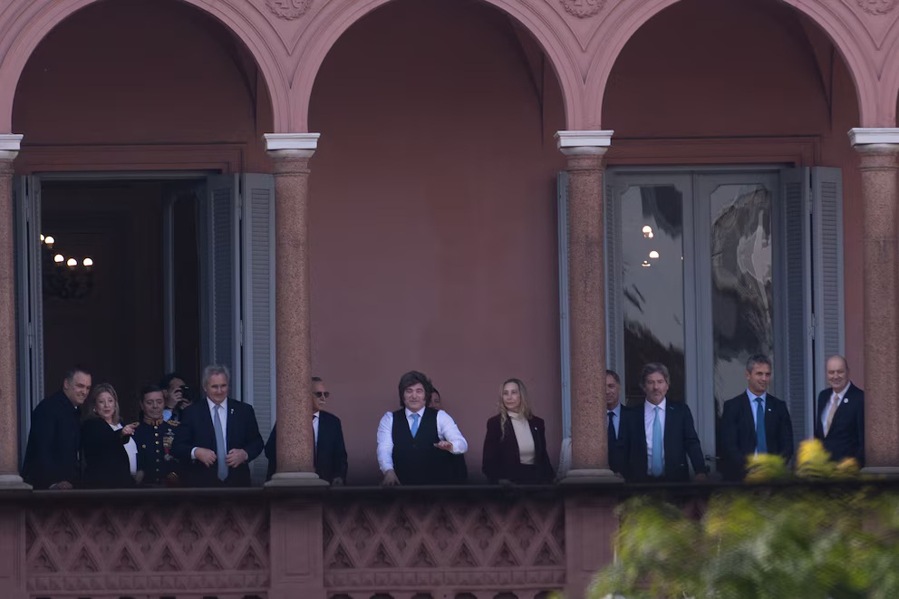 La orden puertas adentro del Gobierno para dejar atrás el caso Adorni y recuperar la agenda 1 dlzru67s7redzjitpfxjmglyb4 1