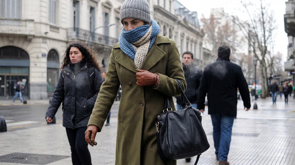 Llega el invierno: bajan las temperaturas y rigen alertas por viento y lluvias en varias provincias 6 h5sds57nubgprhqe5t6jru42jy