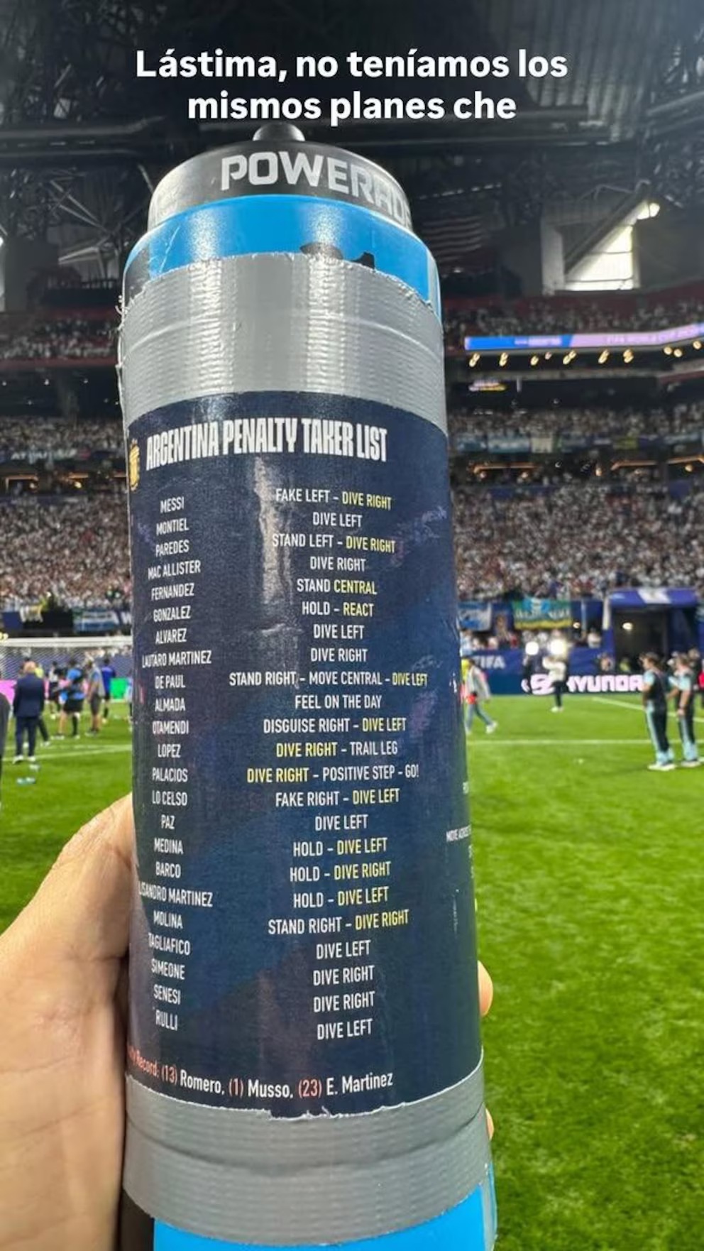 El divertido video del supuesto diálogo entre los jugadores argentinos que encontraron la botella de Pickford con el “machete” de los penales 1