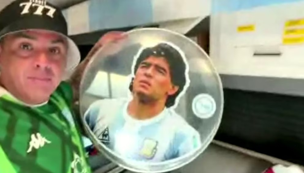 La insólita maniobra de un hincha argentino para entrar a un partido: pidió prestado un bebé para pasar los controles 5 kogeaqmheffpjoyjesjm3gk7de