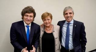 kristalinajavier milei y el ministro caputo