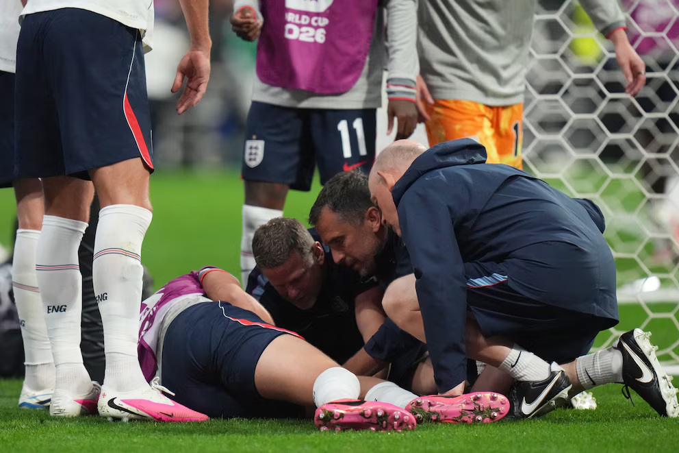 Preocupación en Inglaterra: Jordan Henderson sufrió una lesión durante los festejos y está en duda para lo que resta del Mundial 3