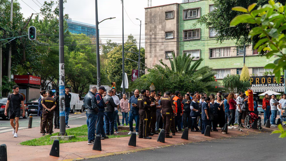 Un fuerte sismo de magnitud 7,4 sacudió México y activaron una alerta de tsunami en las costas del sur 1 zt2bdbgf2jbpfmphmwrnpuuo5u