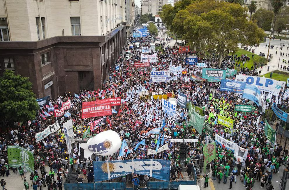 Movimientos sociales y sindicatos marcharán contra el Gobierno por el endeudamiento de las familias 4