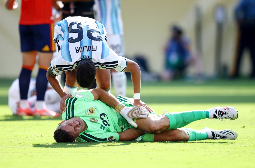 La regla que analiza la IFAB para terminar con las lesiones fingidas de los arqueros 2