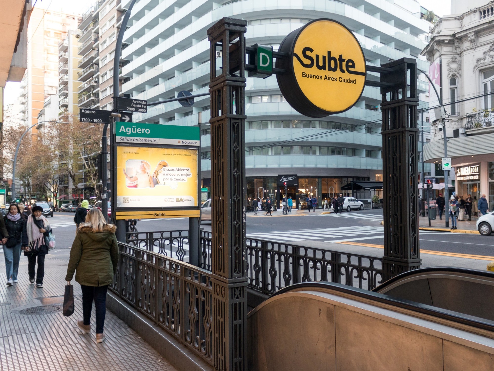 Subte gratis para jubilados en CABA: cómo será el trámite con el DNI, quiénes pueden acceder y cuándo entra en vigencia 2 subte para todes