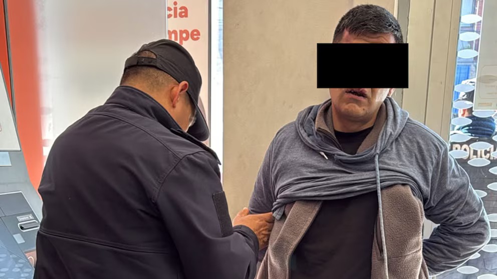 Intentaron asaltar un banco, hubo disparos y los clientes redujeron a un delincuente 2