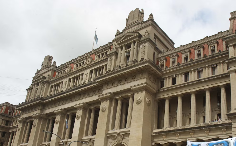 La Corte Suprema suspendió el artículo del DNU 70 que derogaba la Ley de Tierras y restableció los límites a extranjeros 1 3elfj73uqzgifehfzq7jucfmce