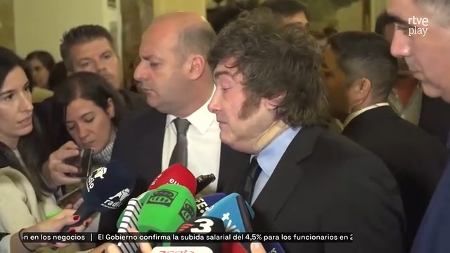 Tensión en Madrid: Javier Milei tildó de "corta intelectualmente" a una periodista española tras una pregunta sobre PP y Vox 3 videoframe 1672