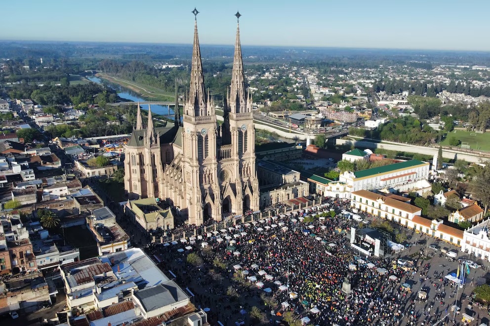 Impulso inmobiliario en Luján: piden hasta USD 16.000 por noche en alquileres temporarios por la visita del Papa 5